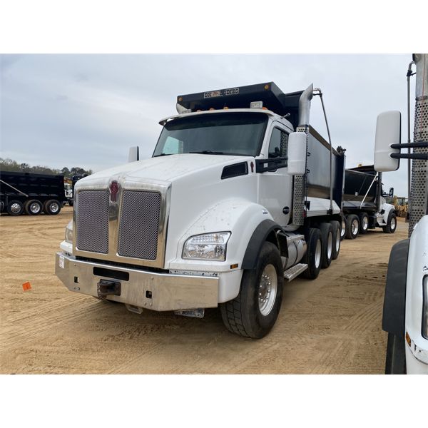 2016 KENWORTH T880 Dump Truck