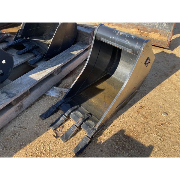 CENTAL FABRICATORS 18" BUCKET