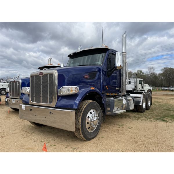 2020 PETERBILT 567 Day Cab Truck