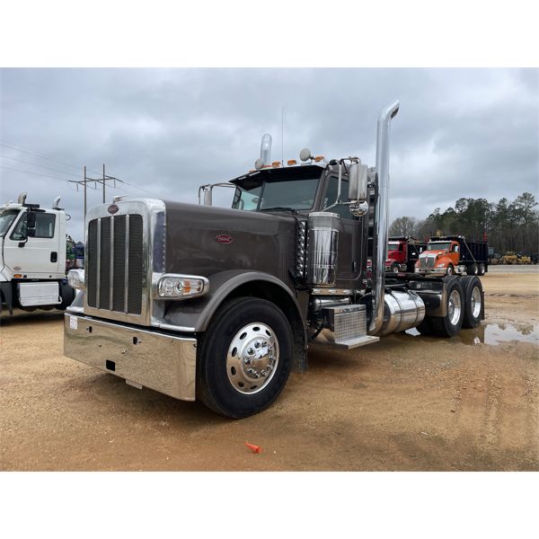 2017 PETERBILT 389 Day Cab Truck