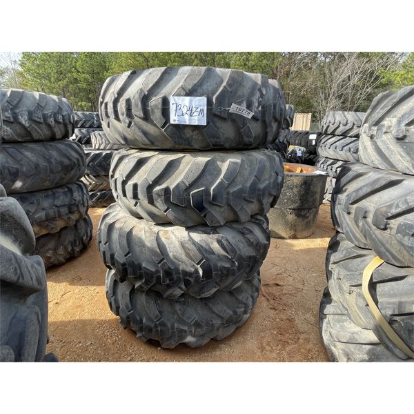 (4) 17.5-25 TIRES W/ RIMS