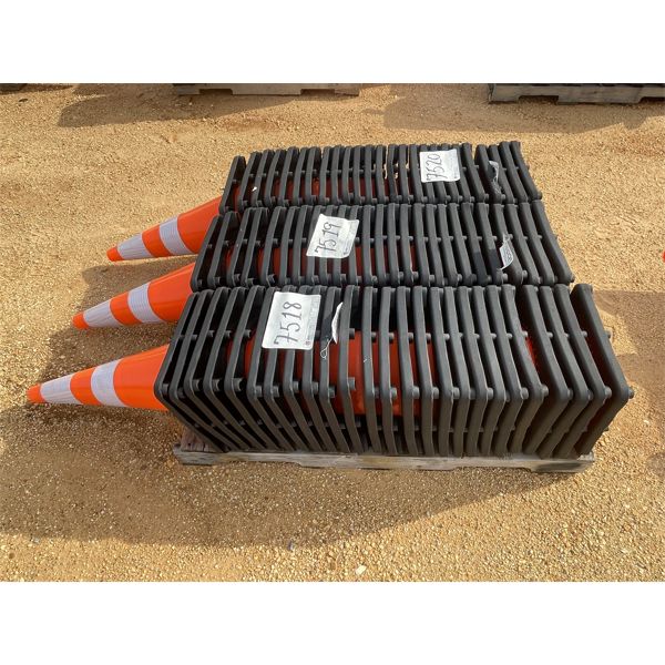 (25) SAFETY CONES