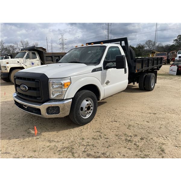 2015 FORD F350 XL Flatbed Dump Truck