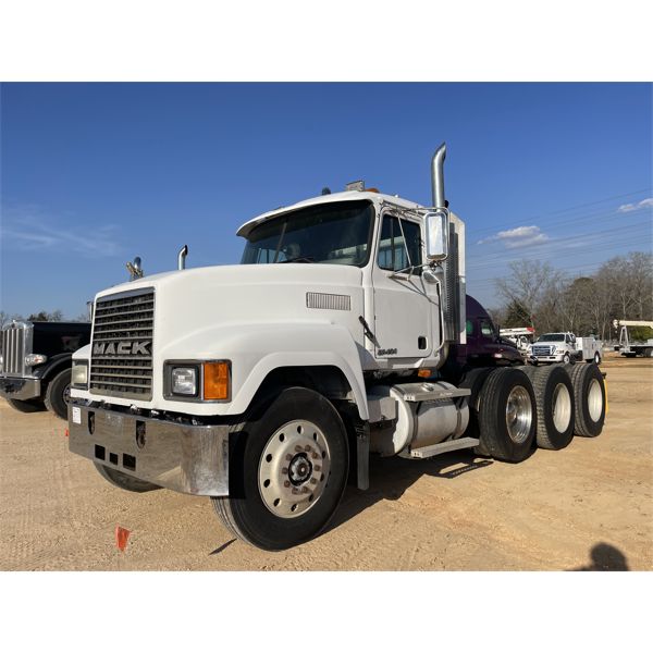 1997 MACK CH613 Day Cab Truck