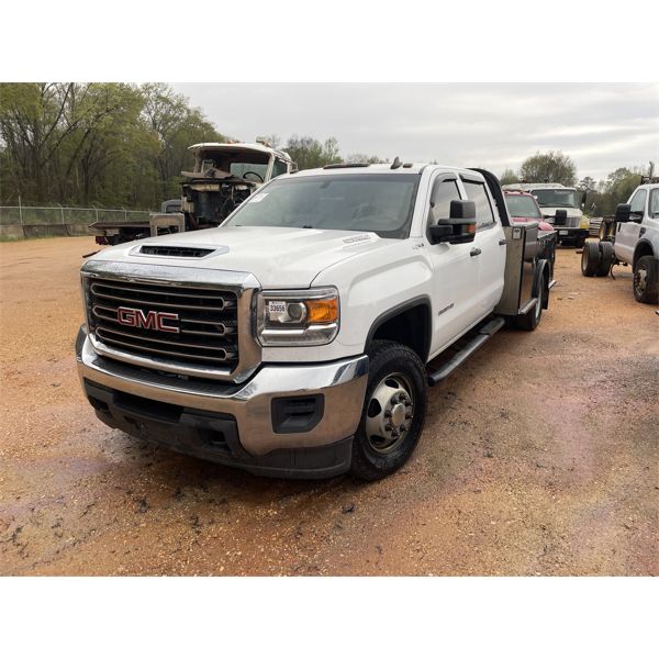 2019 GMC 3500 Flatbed Truck