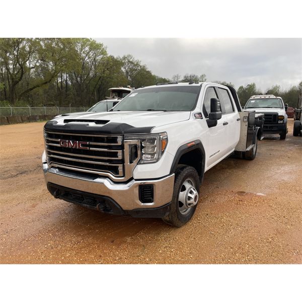 2020 GMC 3500 HD Flatbed Truck