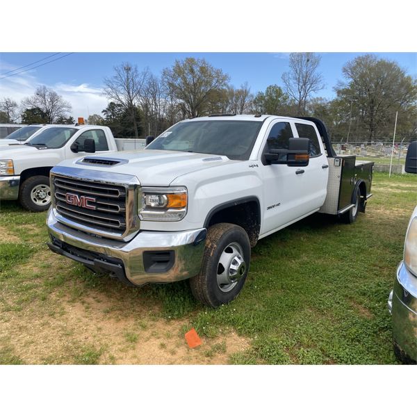 2016 CHEVROLET 3500 Flatbed Truck