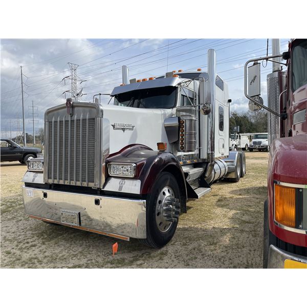 2003 KENWORTH W900 Sleeper Truck