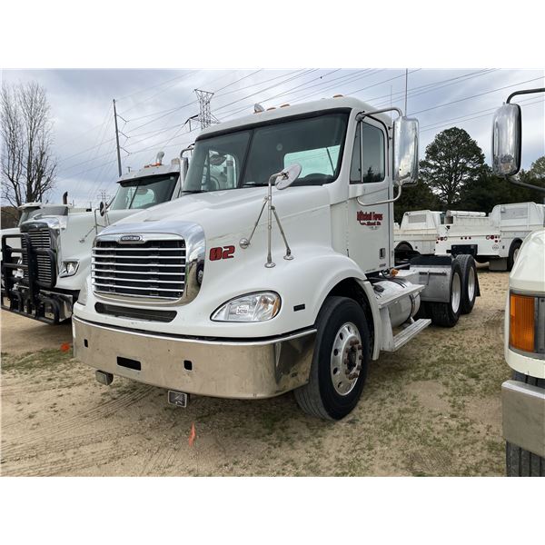 2009 FREIGHTLINER COLUMBIA Day Cab Truck