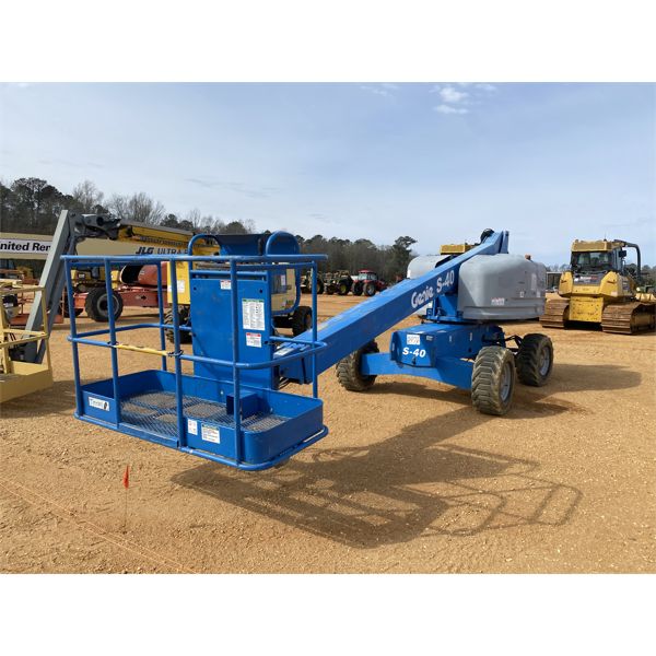 2001 GENIE S-40 Manlift