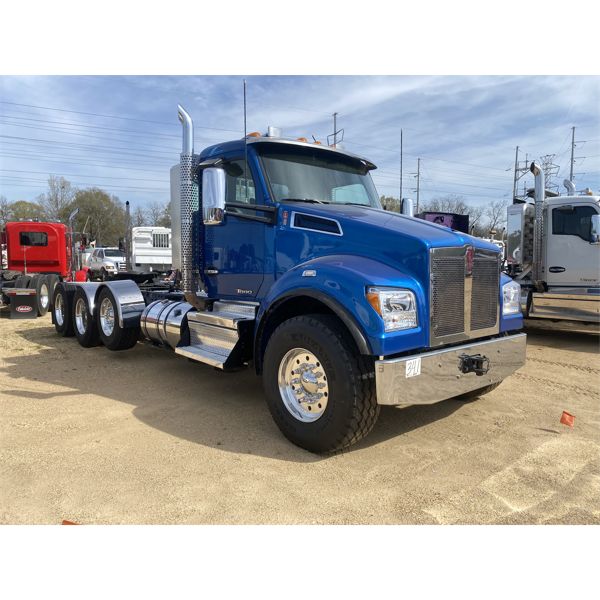 2023 KENWORTH T880S Day Cab Truck