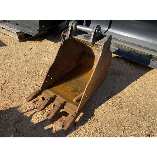 CAT 24" BUCKET