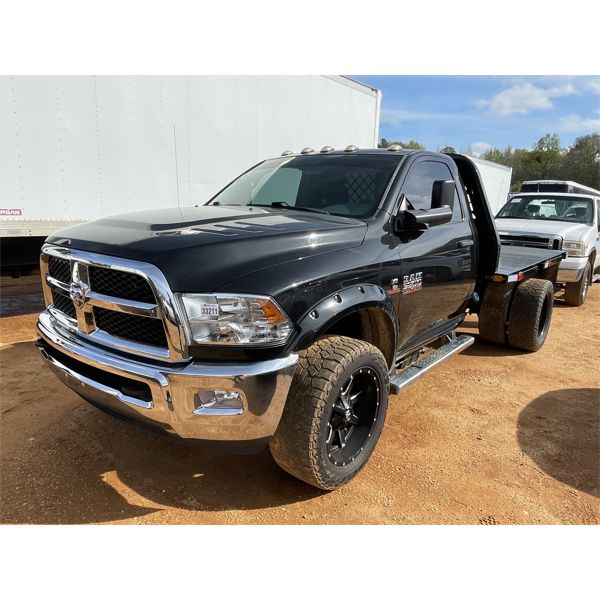 2017 RAM 3500 HEAVY DUTY Flatbed Truck