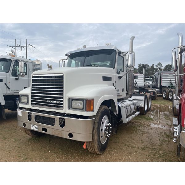 2015 MACK CHU613 Day Cab Truck