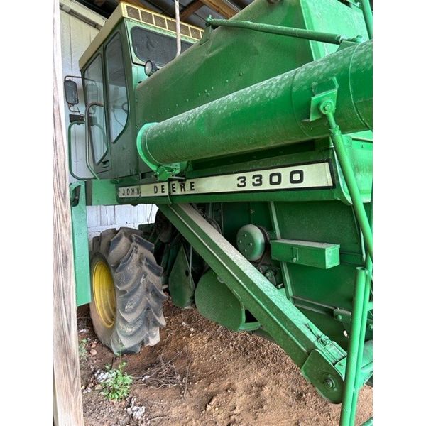 JOHN DEERE 3300 Combine
