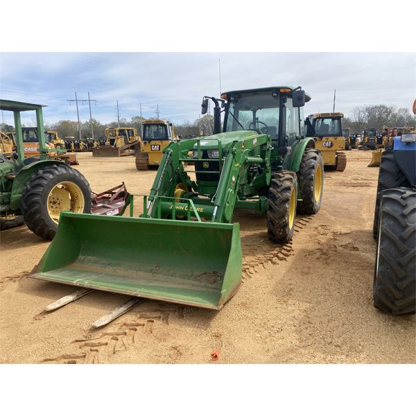 2016 JOHN DEERE 5085E Farm Tractor