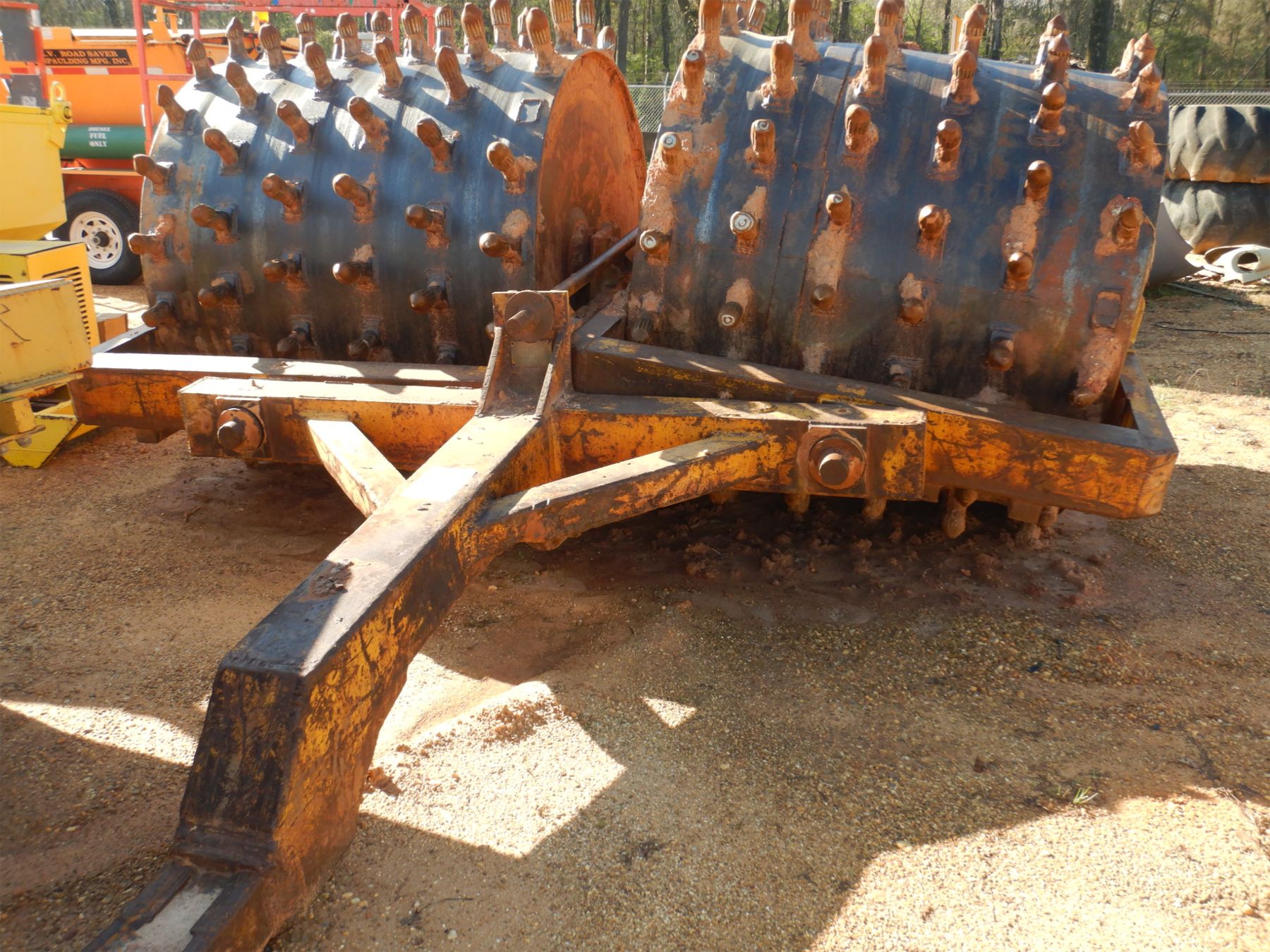 DOUBLE DRUM SHEEP FOOT COMPACTOR - J.M. Wood Auction Company, Inc.