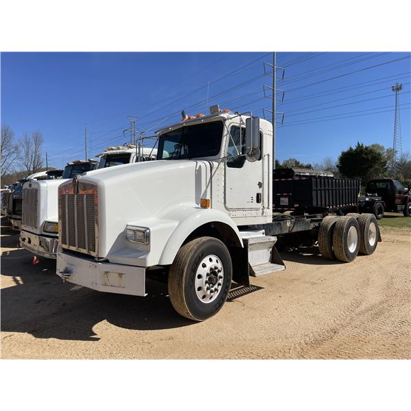 KENWORTH T800 Day Cab Truck