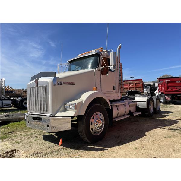 2006 KENWORTH T800 Day Cab Truck