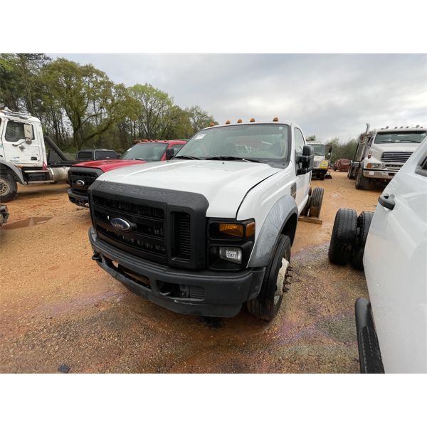 2010 FORD F450 XL Cab and Chassis Truck