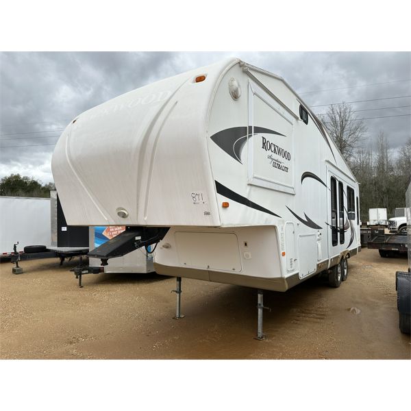 2011 ROCKWOOD ULTRA LITE Travel Trailer