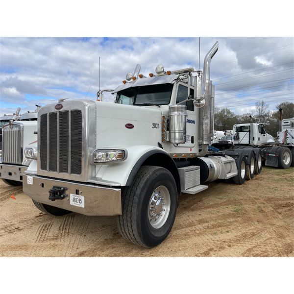 2014 PETERBILT 388 Day Cab Truck