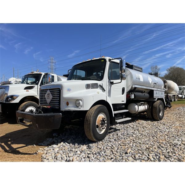 2011 FREIGHTLINER BUSINESS CLASS M2 Asphalt Distributor Truck