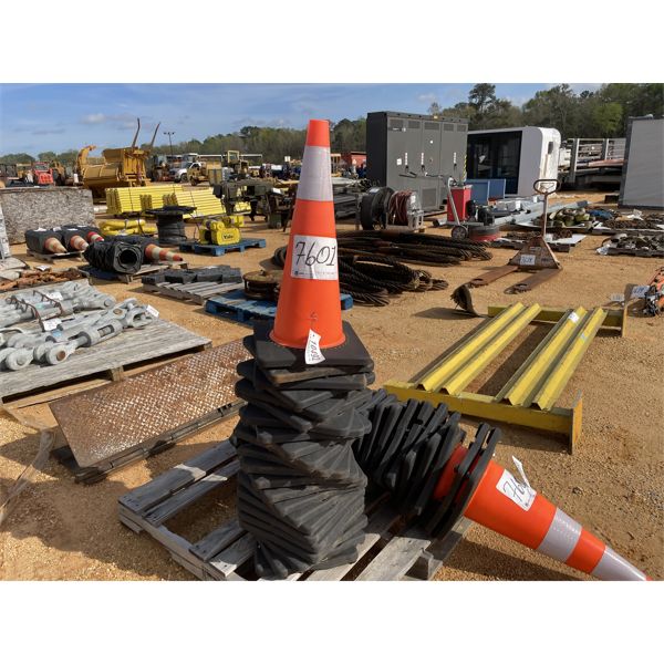 (25) SAFETY CONES