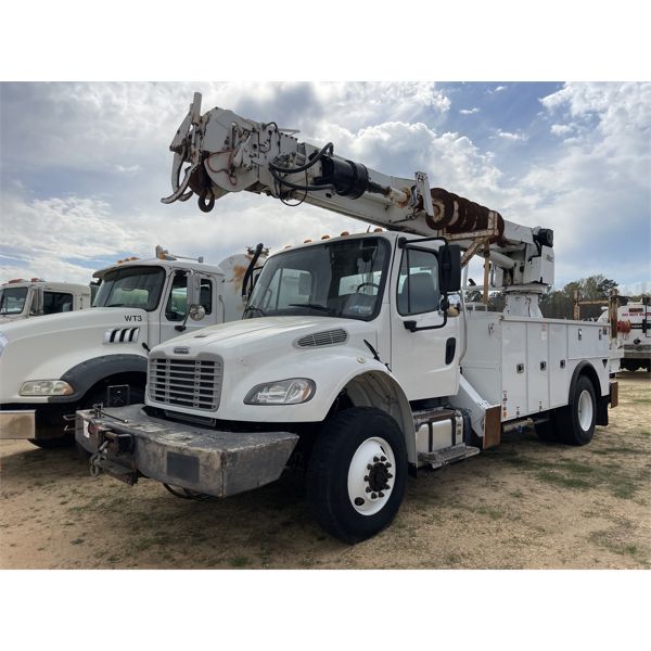 2016 FREIGHTLINER M2 Digger Derrick Truck