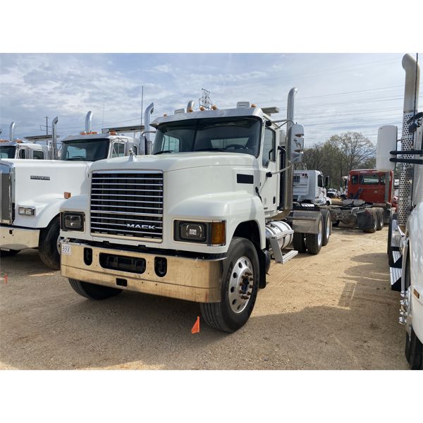 2020 MACK PI64T Day Cab Truck