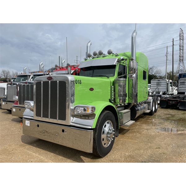 2023 PETERBILT 389 Sleeper Truck