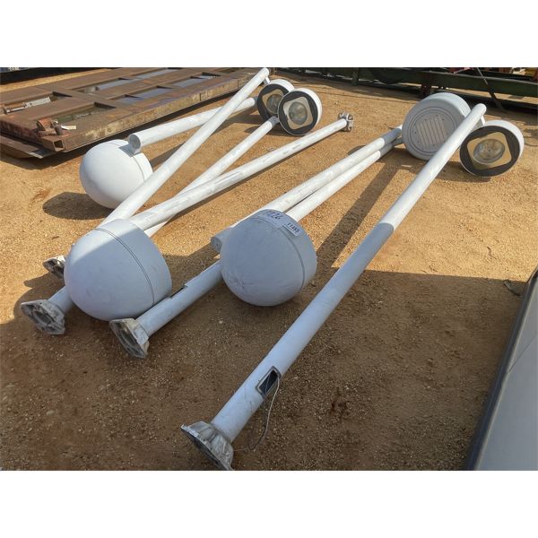 OVERHEAD LIGHT W/ (7) POLES