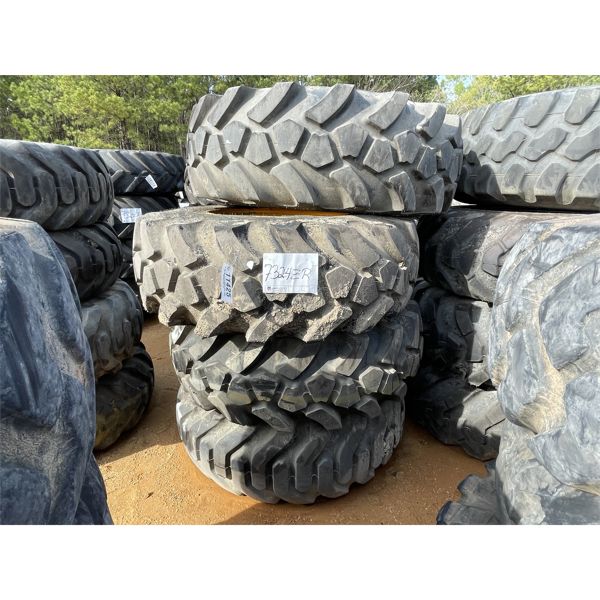 (4) 17.5-25 TIRES W/ RIMS