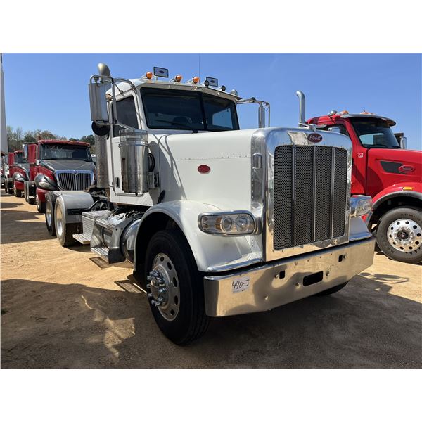 2009 PETERBILT 388 Day Cab Truck