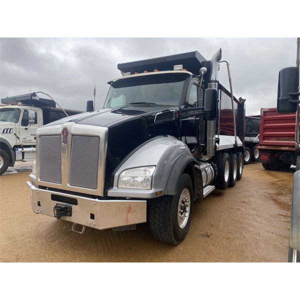 2020 KENWORTH T880 Dump Truck