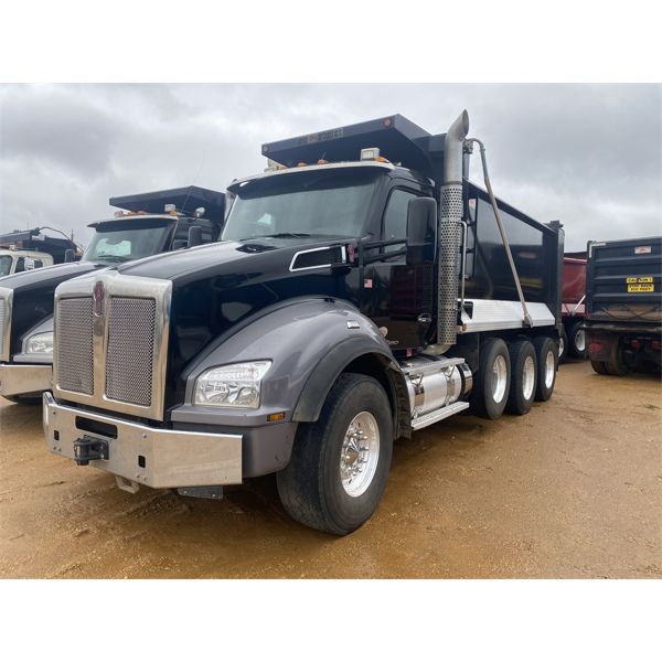 2021 KENWORTH T880 Dump Truck