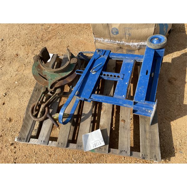 PIPE CLAMPS & PVC FITTINGS, BLACK SPLITTER