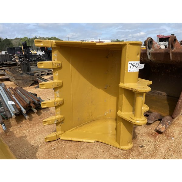 STRICKLAND 60" BUCKET