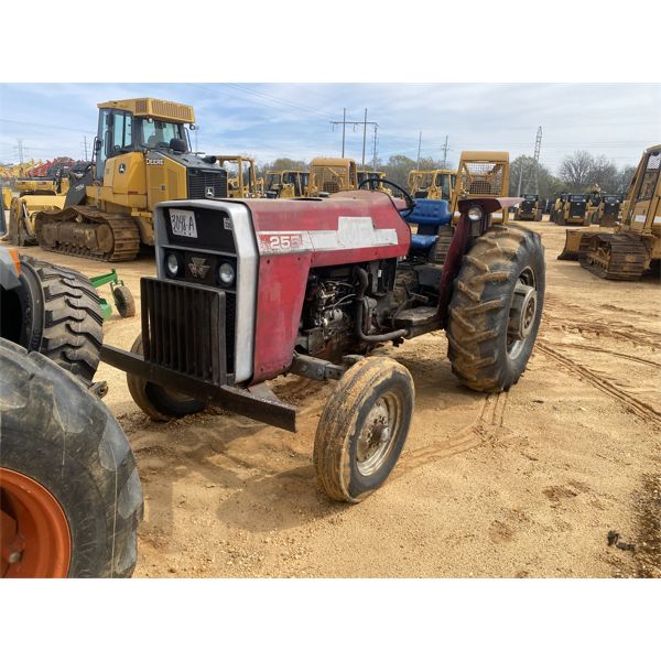 1975 MASSEY FERGUSON 255 Farm Tractor