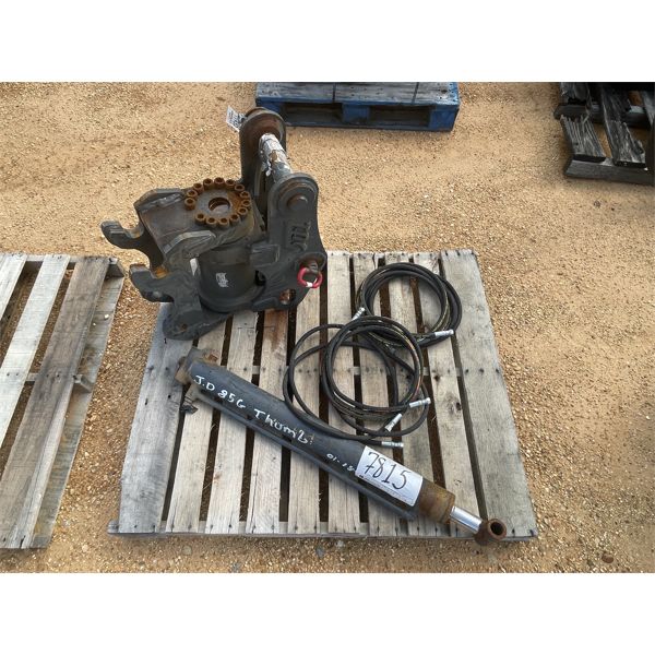 JOHN DEERE 85G HYD THUMB W/ TAG QUICK COUPLER