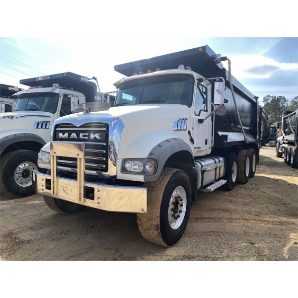 2015 MACK GU713 Dump Truck