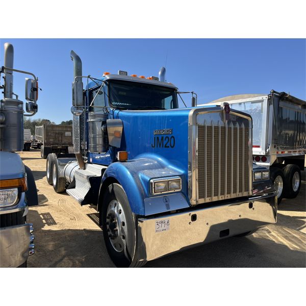 2012 KENWORTH W900 Day Cab Truck