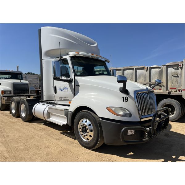 2018 INTERNATIONAL LT625 Day Cab Truck