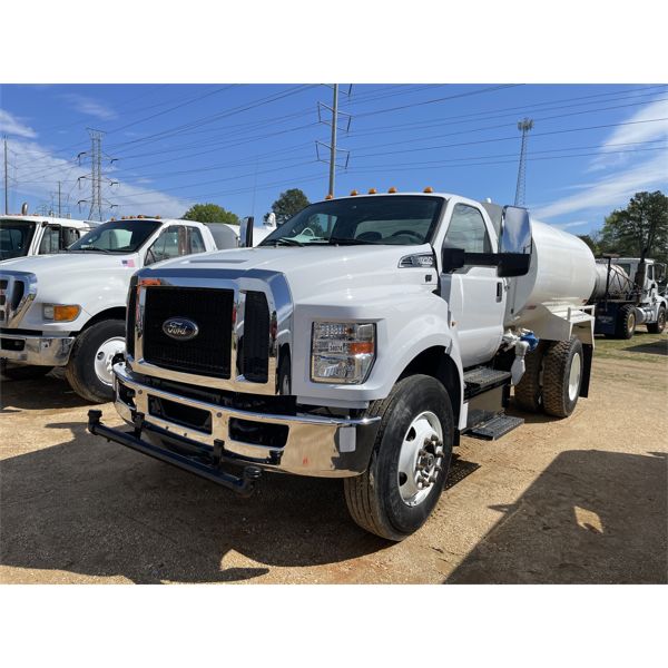 2017 FORD F650 Water Truck