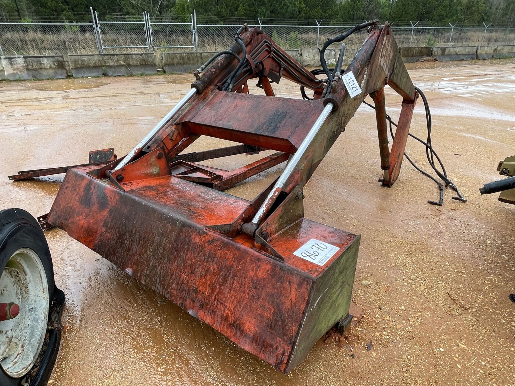 CASE FRONT LOADER ATTACH & 66
