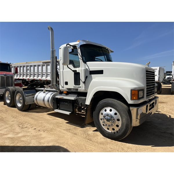 2018 MACK CHU613 Day Cab Truck