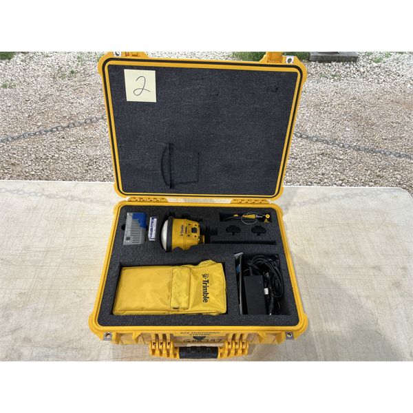 TRIMBLE SPS882 GPS ROVER KIT