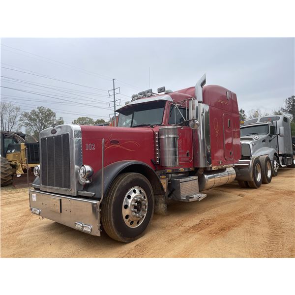 2001 PETERBILT 379 Sleeper Truck