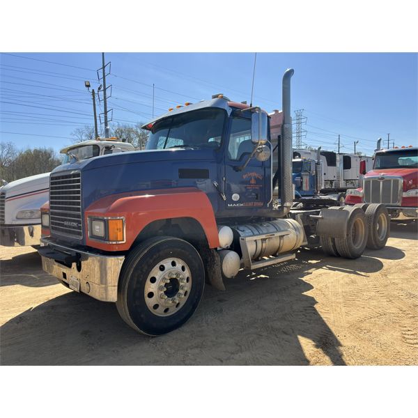 2018 MACK CHU613 Day Cab Truck