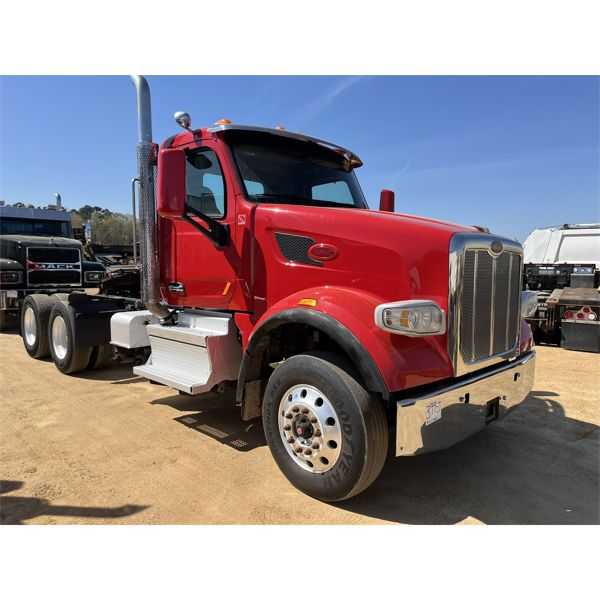 2019 PETERBILT 567 Day Cab Truck